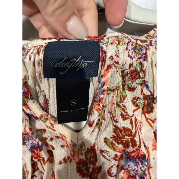 Daytrip Women's Floral Cap Sleeve Flowy Blouse Size Small Boho Chic - Picture 6 of 8